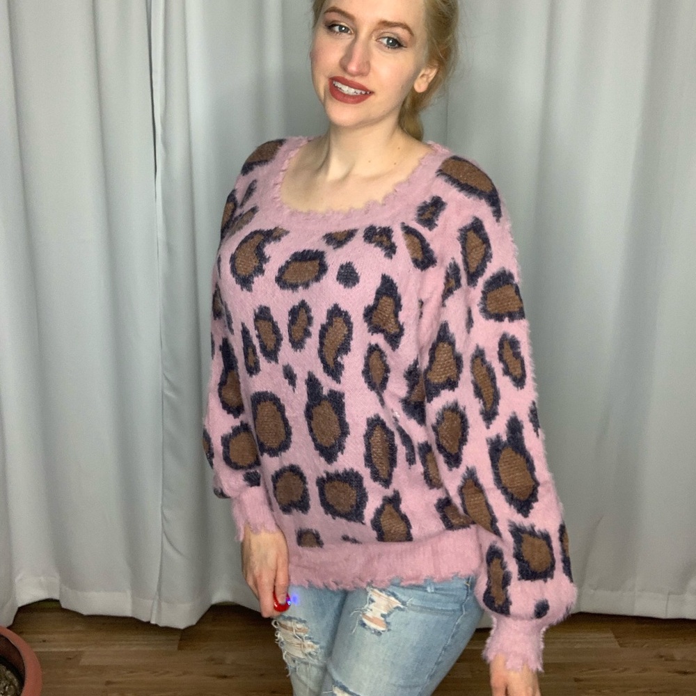 NEW Umgee Animal Print Long Sleeve Pullover Sweater with Distressed Hem - Picture 4 of 11